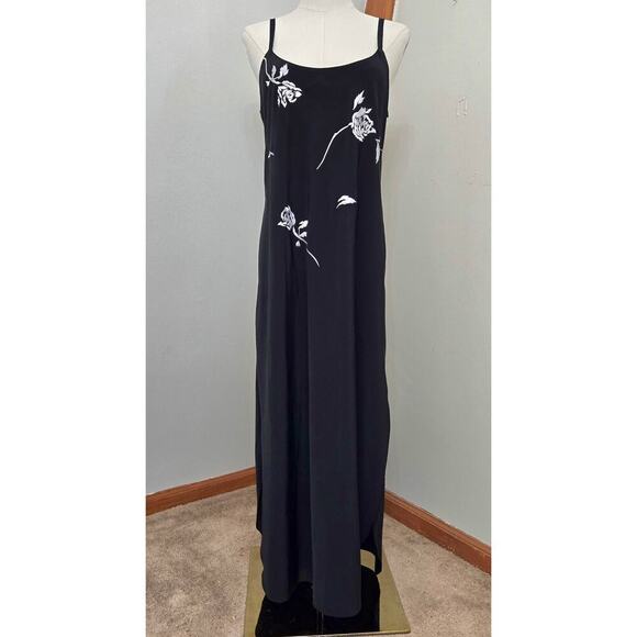 Natori Classics Dresses & Skirts - Natori Classic Vintage 80s Black Slip Dress M Rose Floral Embroidered Whimsigoth